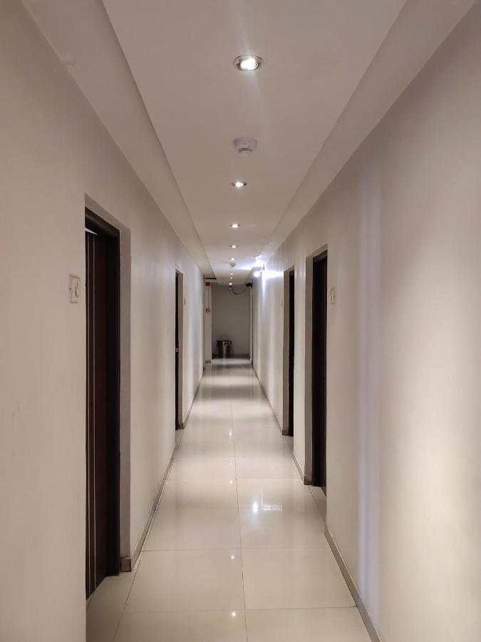 Hotel Palm Residency Ahmedabad Exterior foto